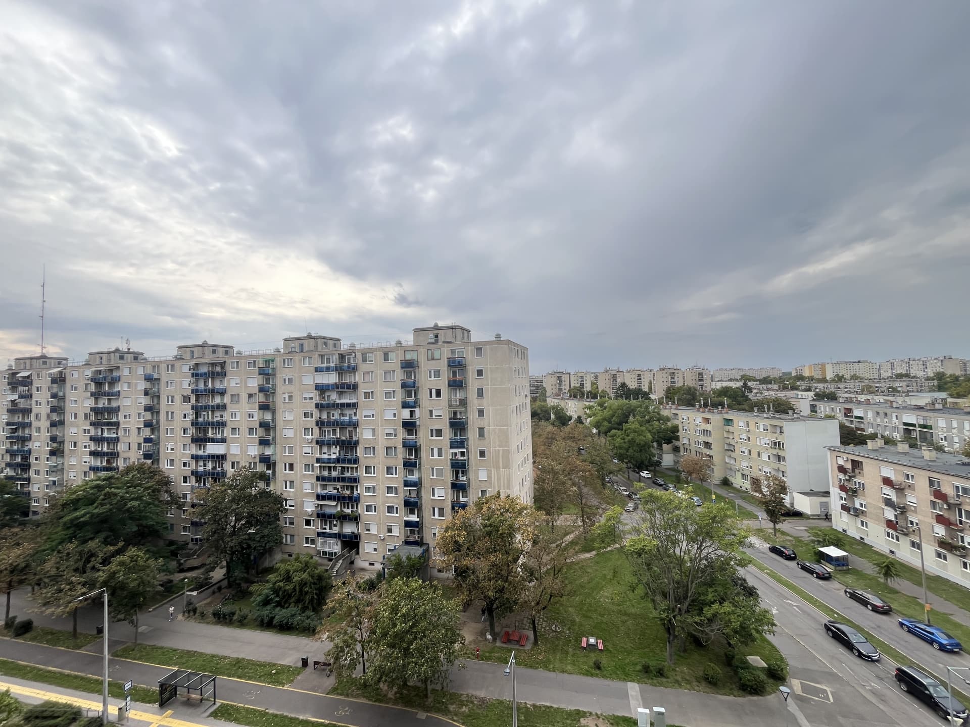 Belvárosi, felújítandó, 2 szobás téglalakás — 1. fotó